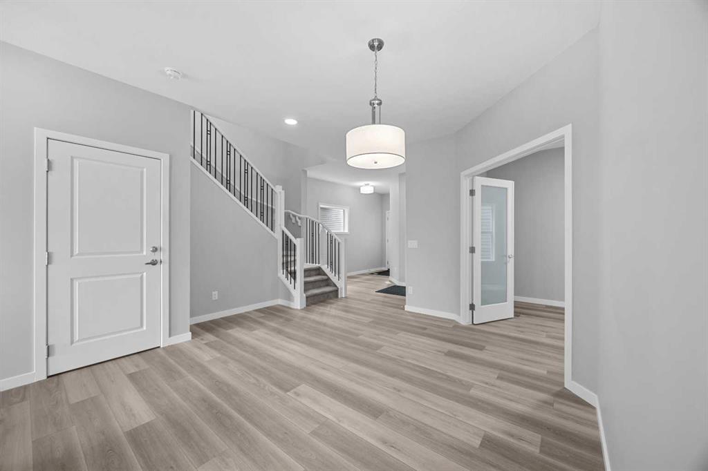 74 Lucas Place NW photo 5