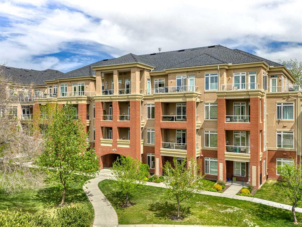 14 Hemlock Crescent SW #7407