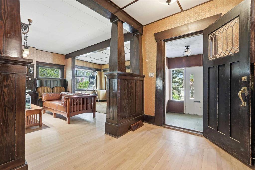 1316 15 Street NW photo 3