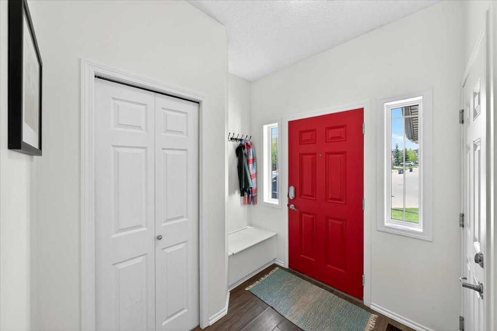 194 Everoak Gardens SW photo 3