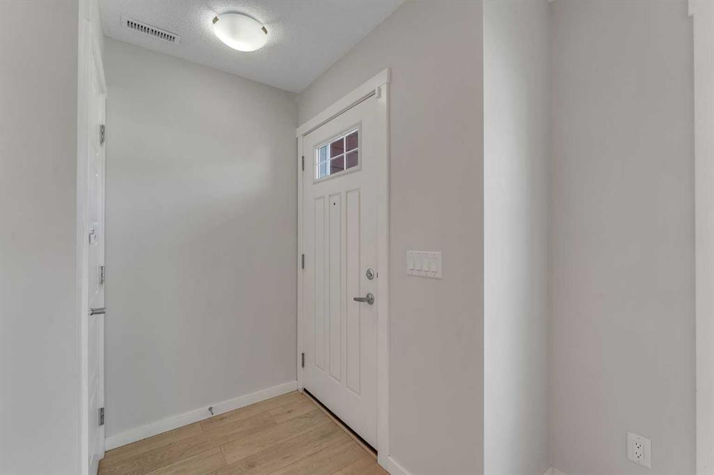 616 Cranford Mews SE photo 4