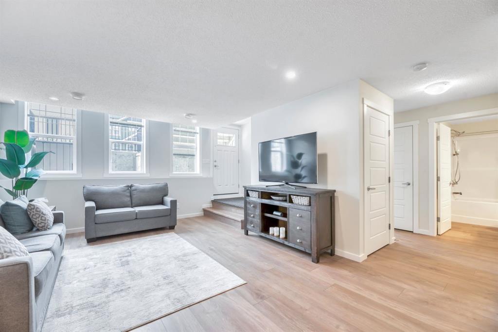 314 Cranbrook Square SE photo 4