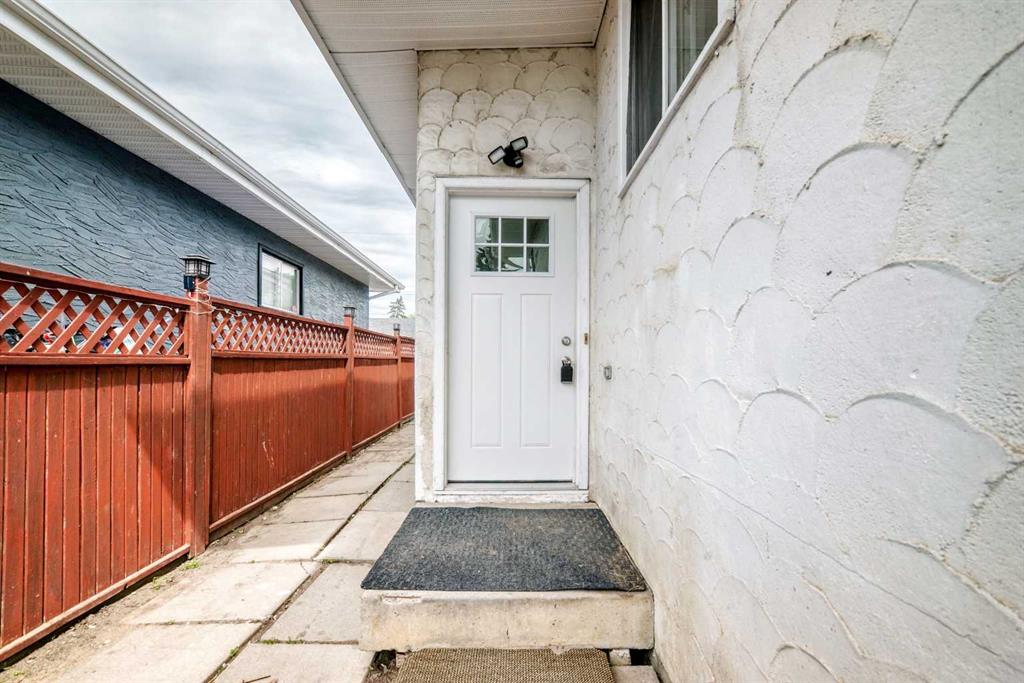 2918 Doverville Crescent SE photo 3