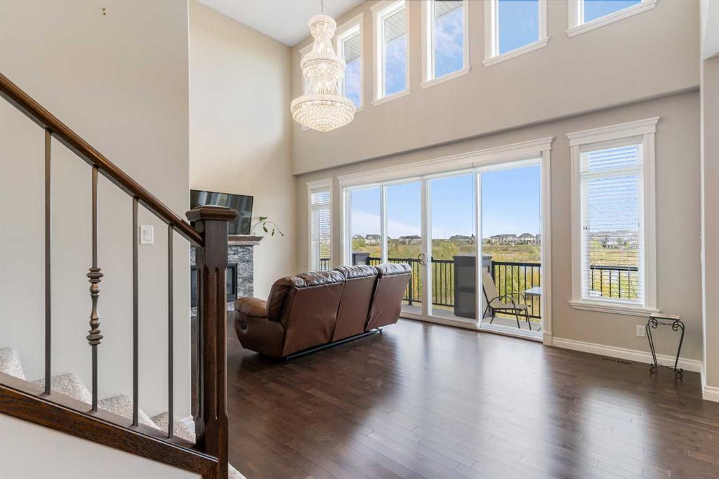 148 Marquis View SE photo 5
