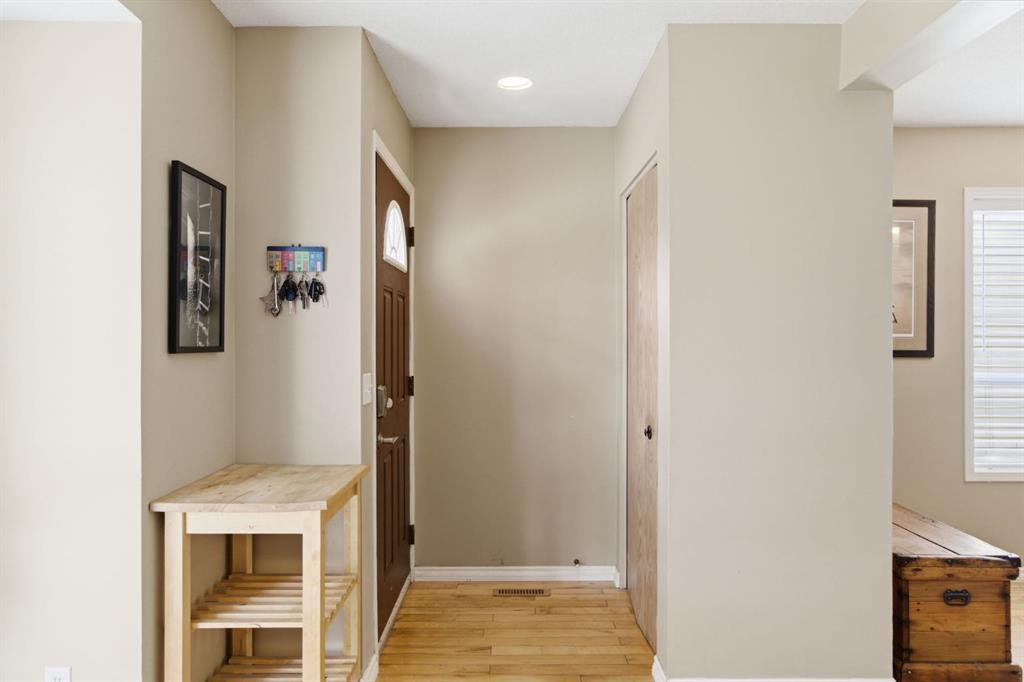 90 Coventry Lane NE photo 3