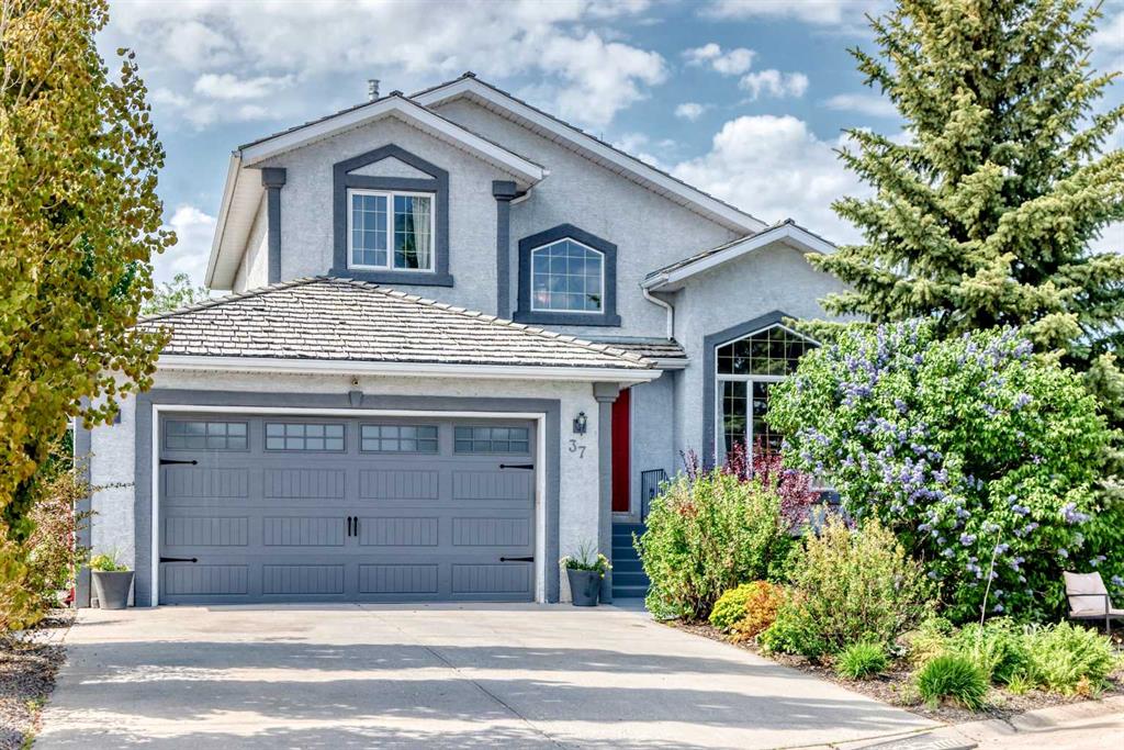 37 LAKESIDE GREENS Close