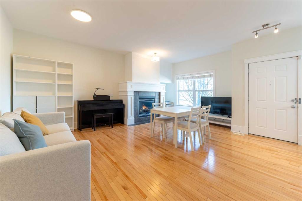 1024 Wentworth Rise SW photo 5