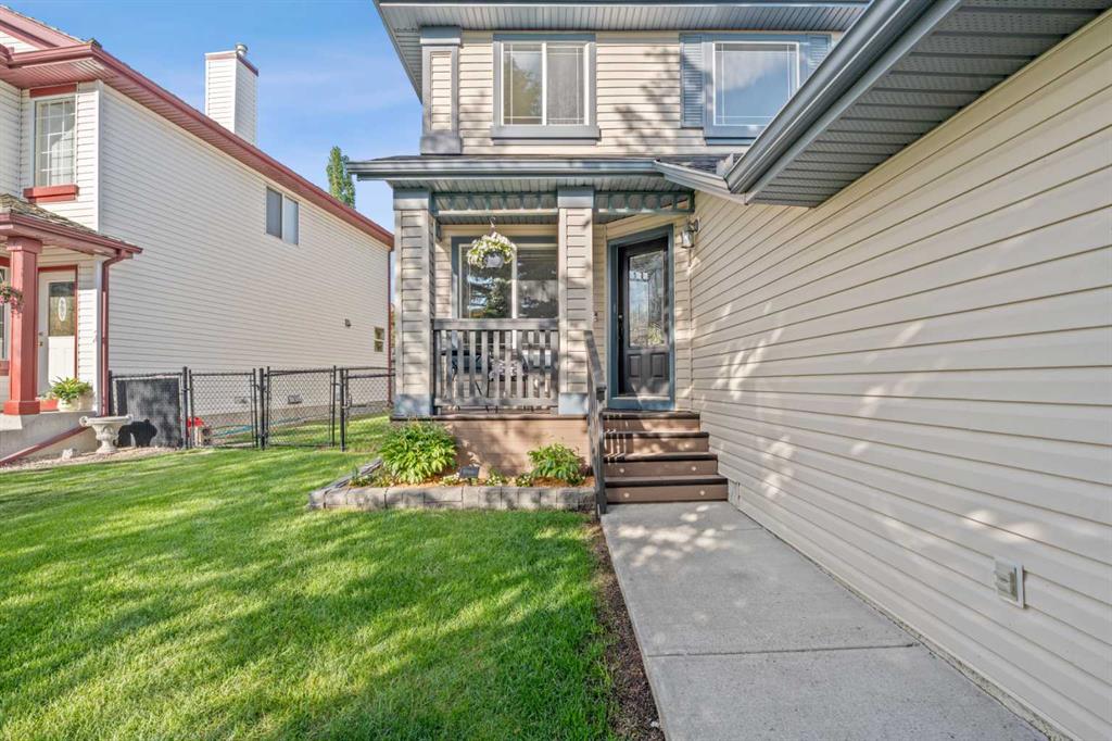 249 Mt Douglas Circle SE photo 2