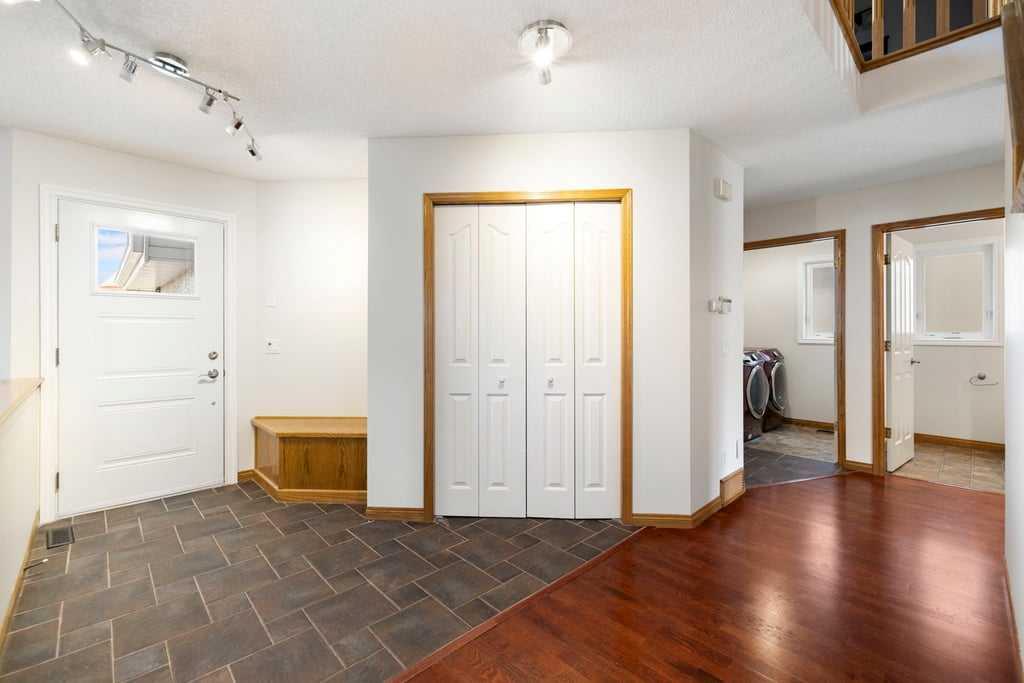 439 Douglas Woods Drive SE photo 3
