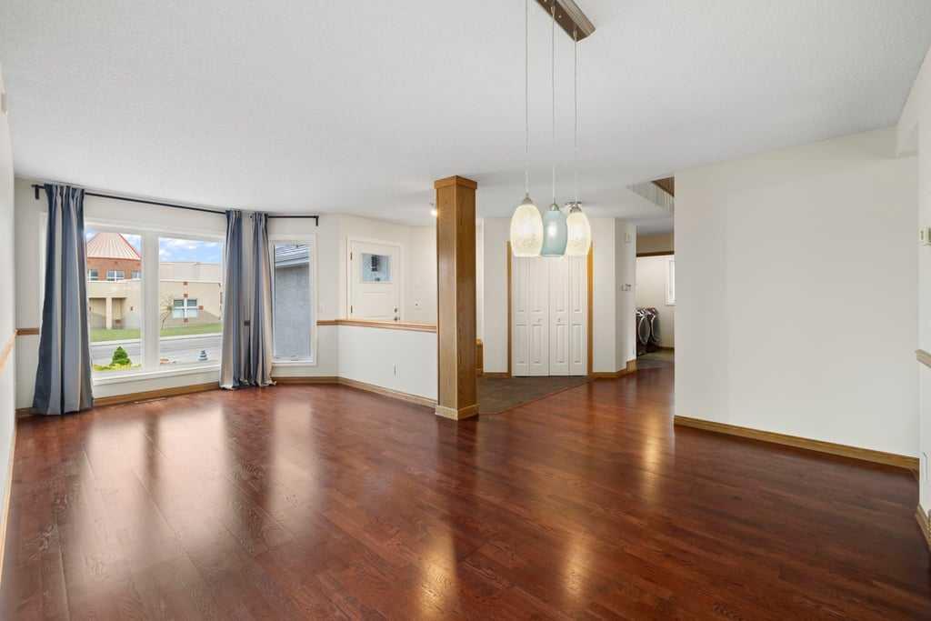 439 Douglas Woods Drive SE photo 4