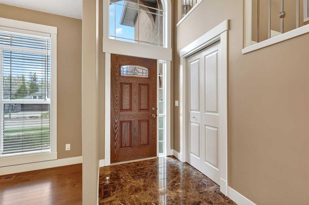 337 Discovery Ridge Boulevard SW photo 4