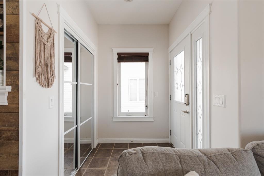 128 Coyote Crescent photo 3