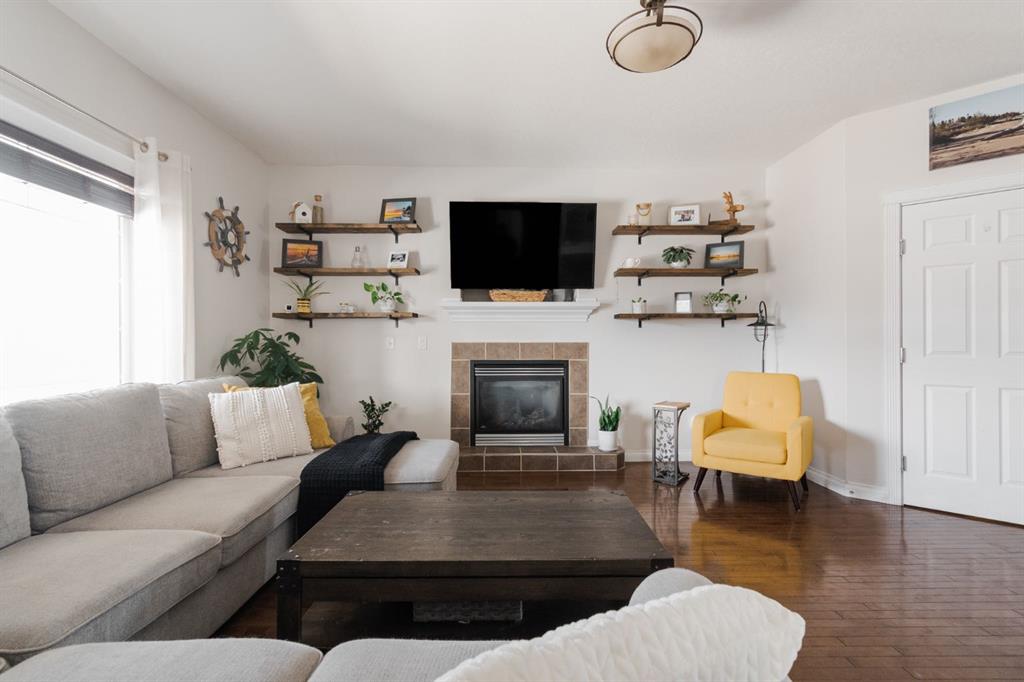 128 Coyote Crescent photo 4