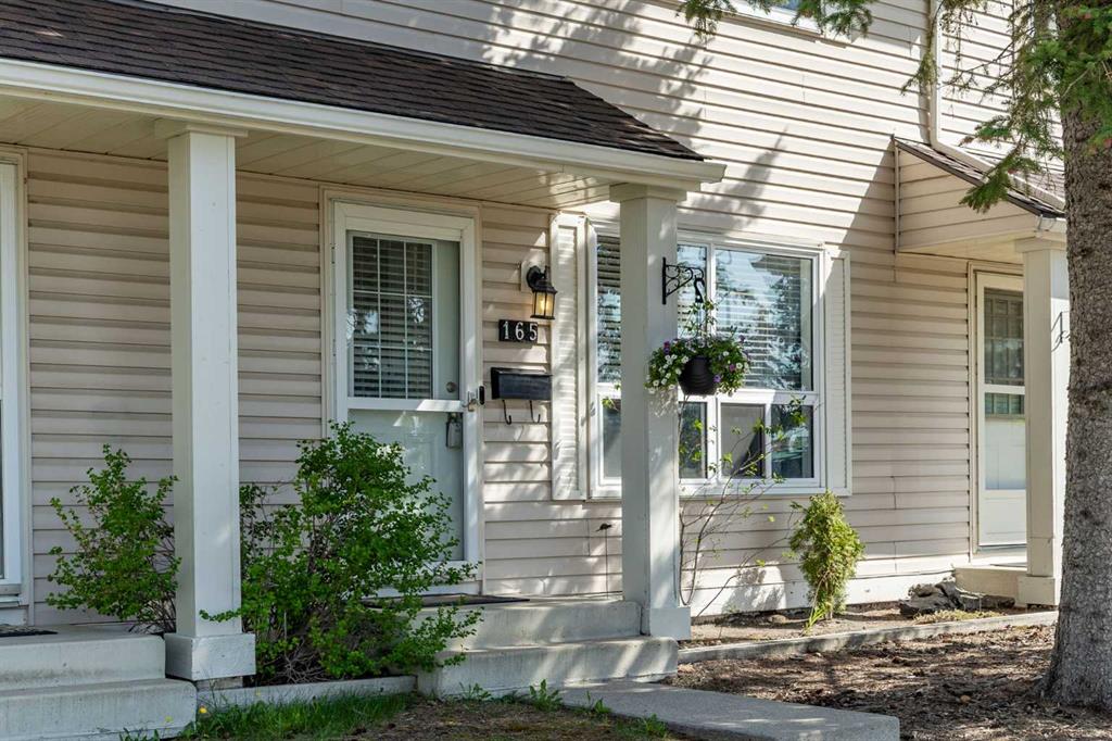 165 Woodmont Terrace SW photo 2