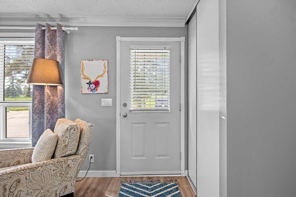 165 Woodmont Terrace SW photo 3