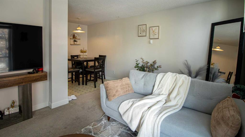 1111 15 Avenue SW #302 photo 4