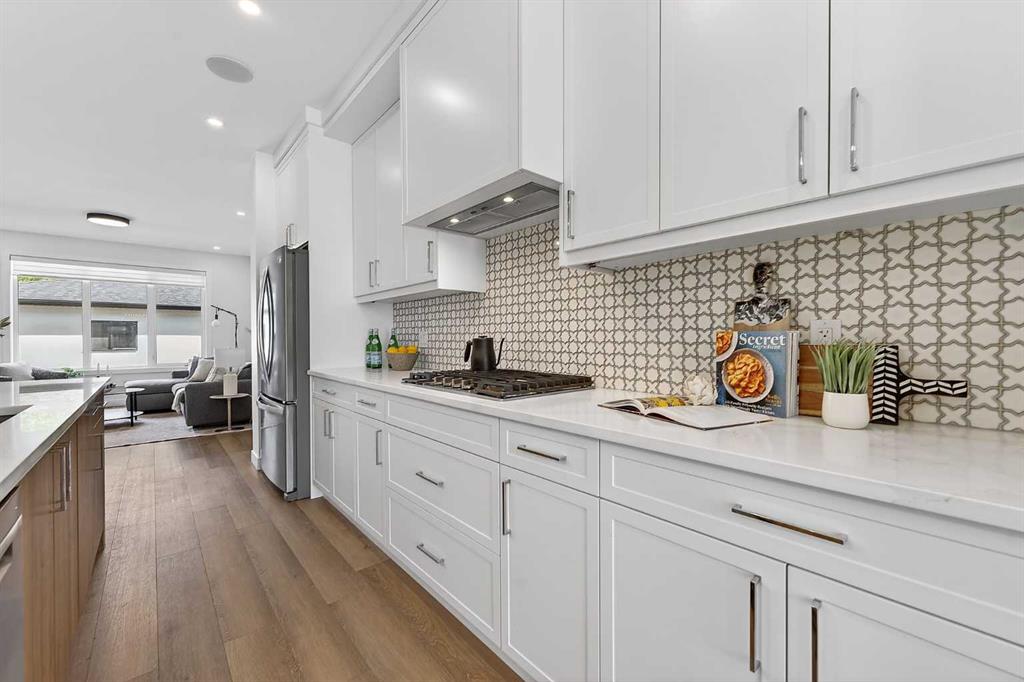 8124 47 Avenue NW photo 3