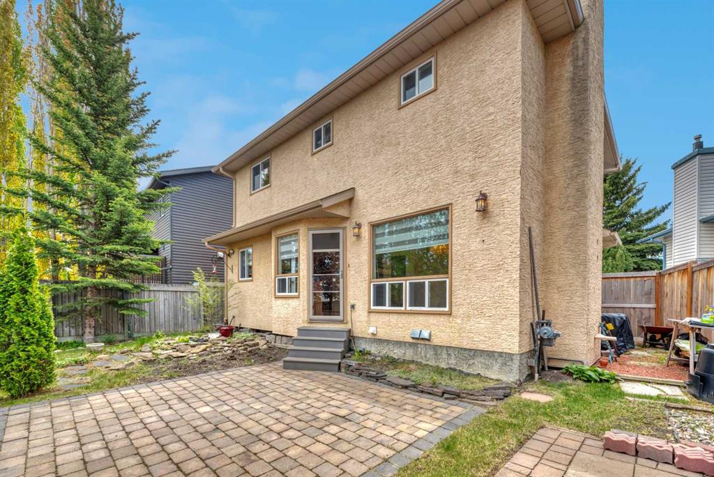 37 Shawbrooke Bay SW photo 5
