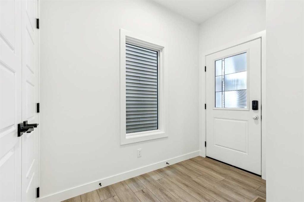 112 Amblefield Grove NW photo 5