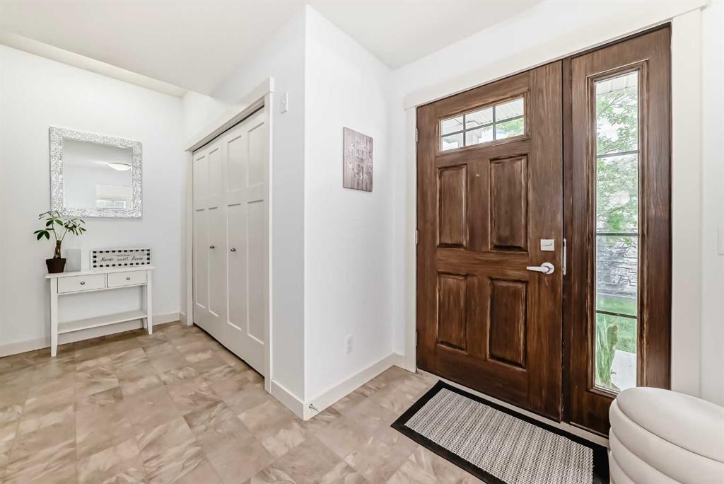 310 Skyview Ranch Grove NE photo 3