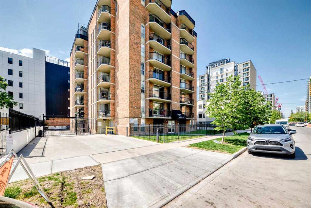 317 14 Avenue SW #204 photo 2