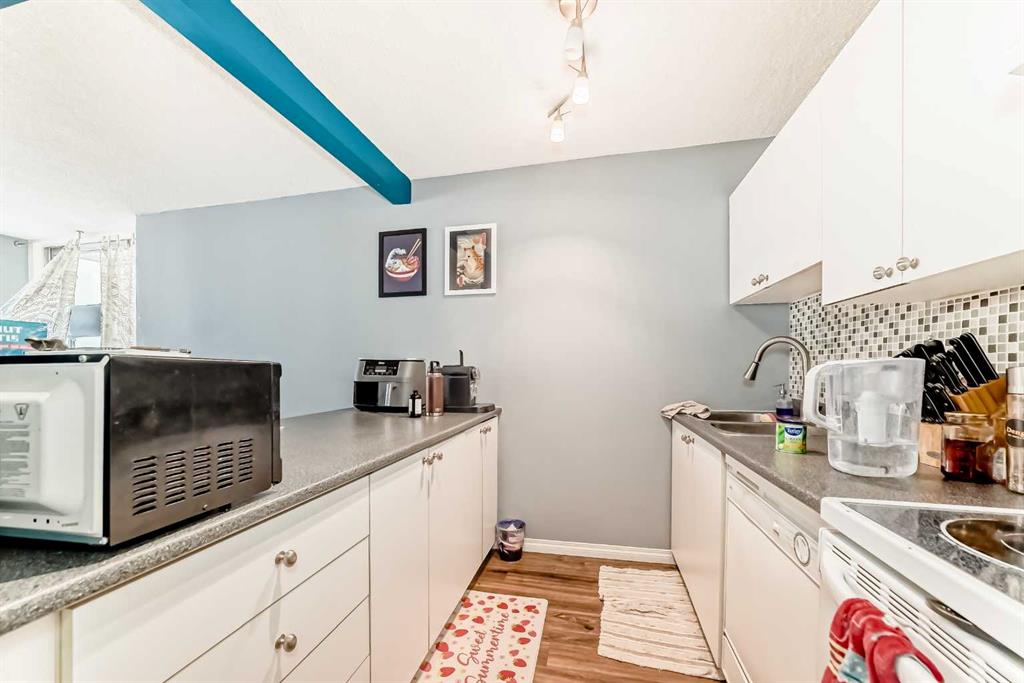 317 14 Avenue SW #204 photo 3