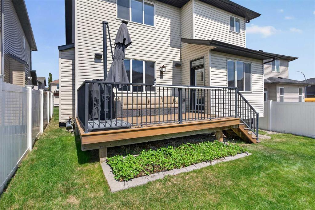 159 Sherwood Crescent NW photo 4