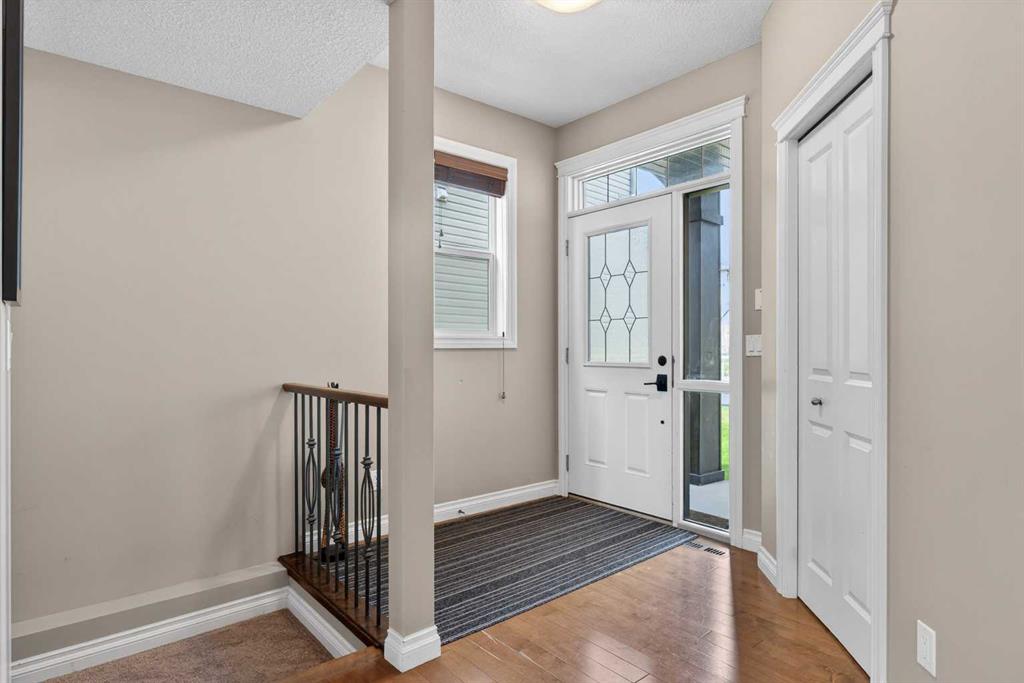 159 Sherwood Crescent NW photo 5