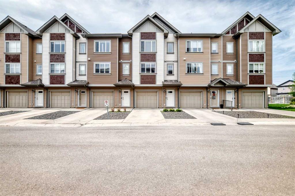 205 Copperpond Row SE