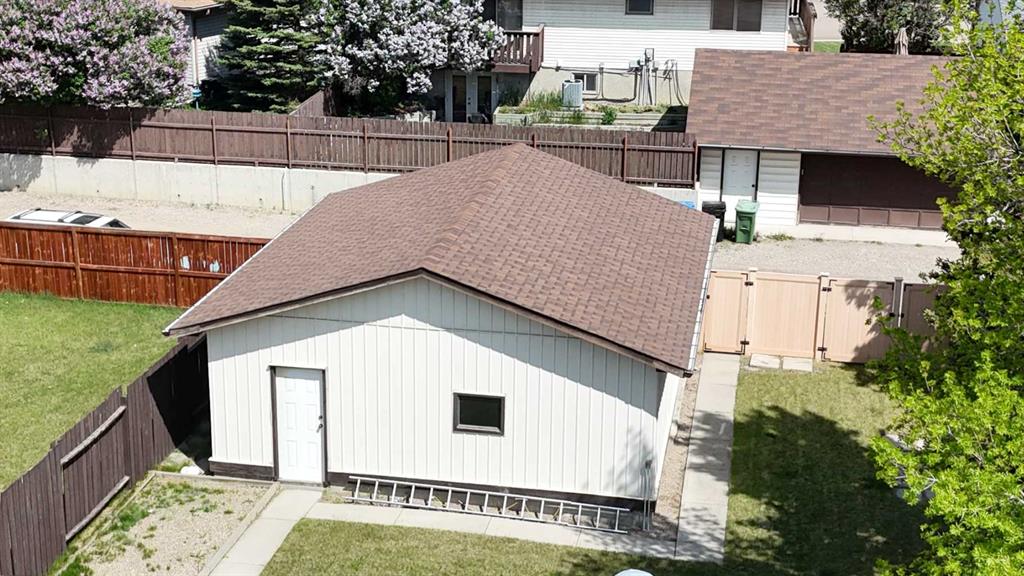 340 Templeton Circle NE photo 4