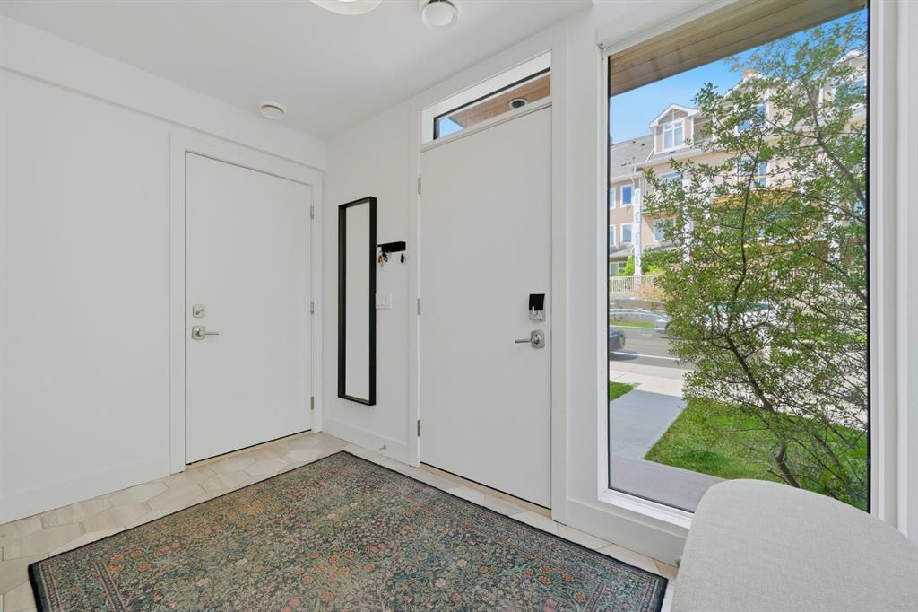 3620 17 Street SW photo 3