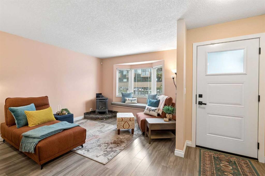 1840 33 Avenue SW photo 2