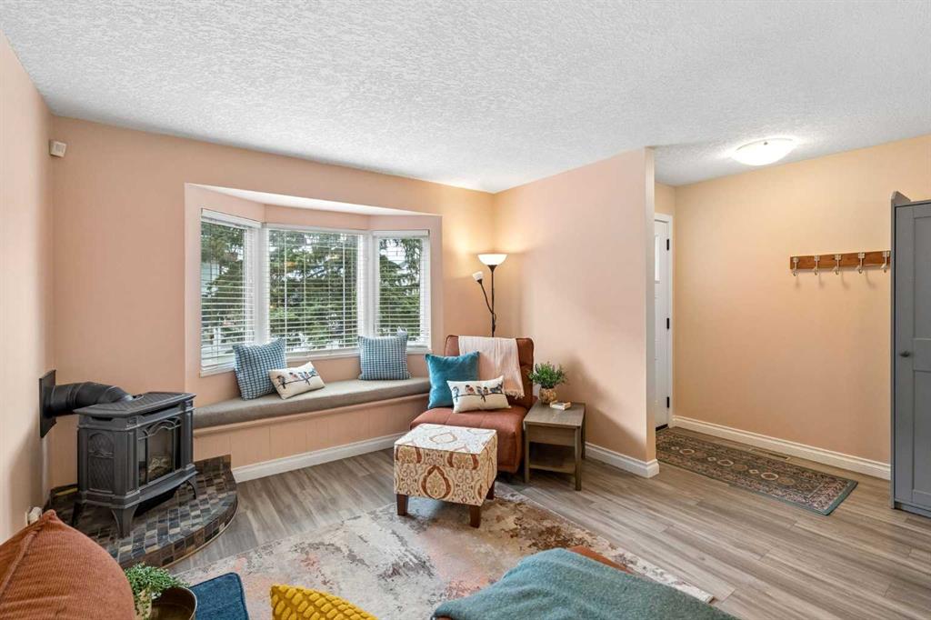 1840 33 Avenue SW photo 4