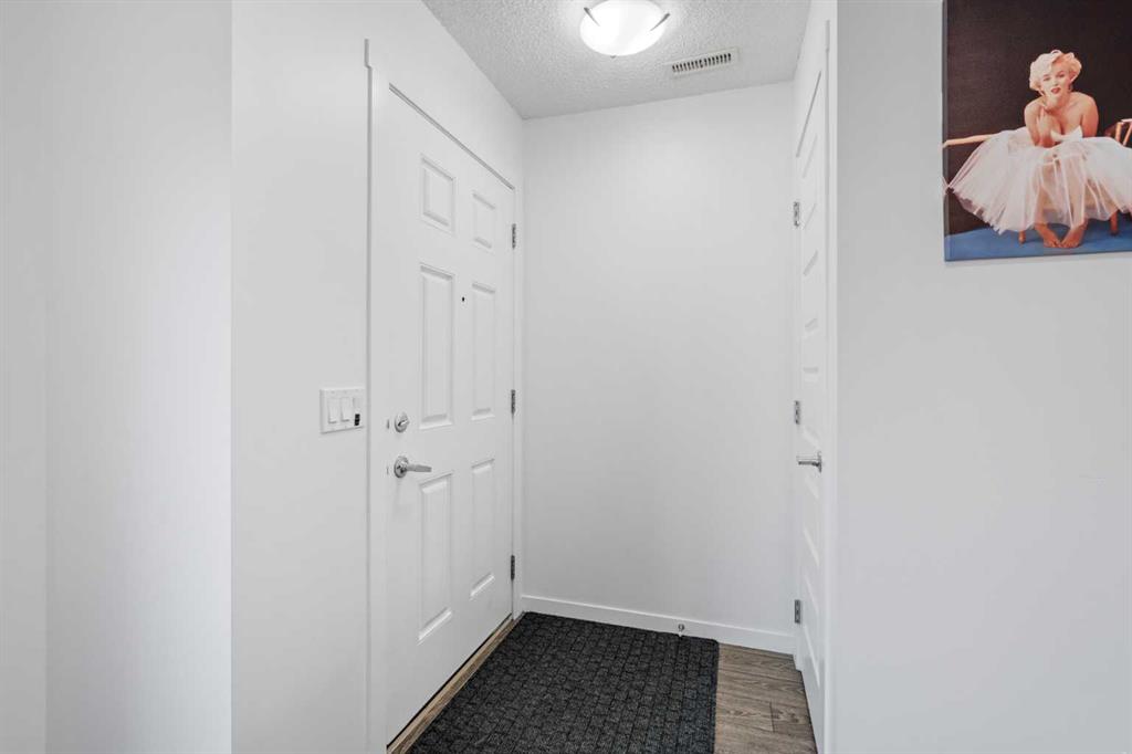 111 Auburn Bay Street SE photo 4