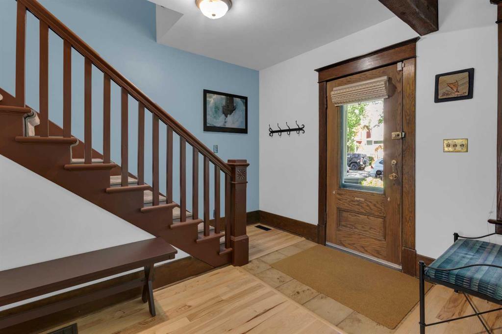 1733 13 Avenue SW photo 4