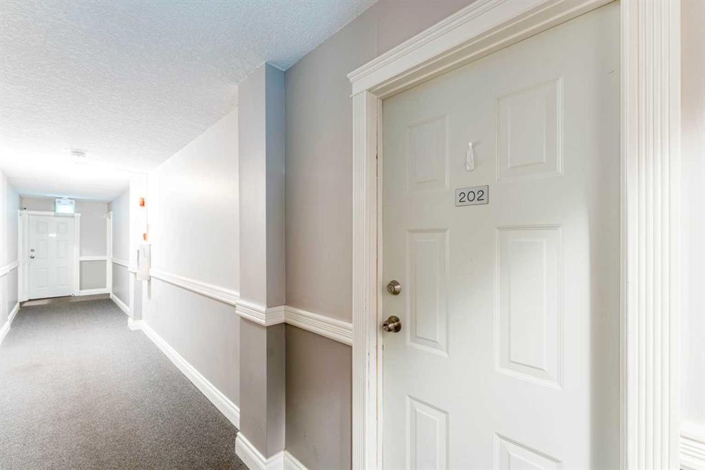 823 19 Avenue SW #202 photo 3