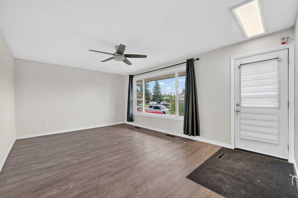 1608 54 Street SE photo 2