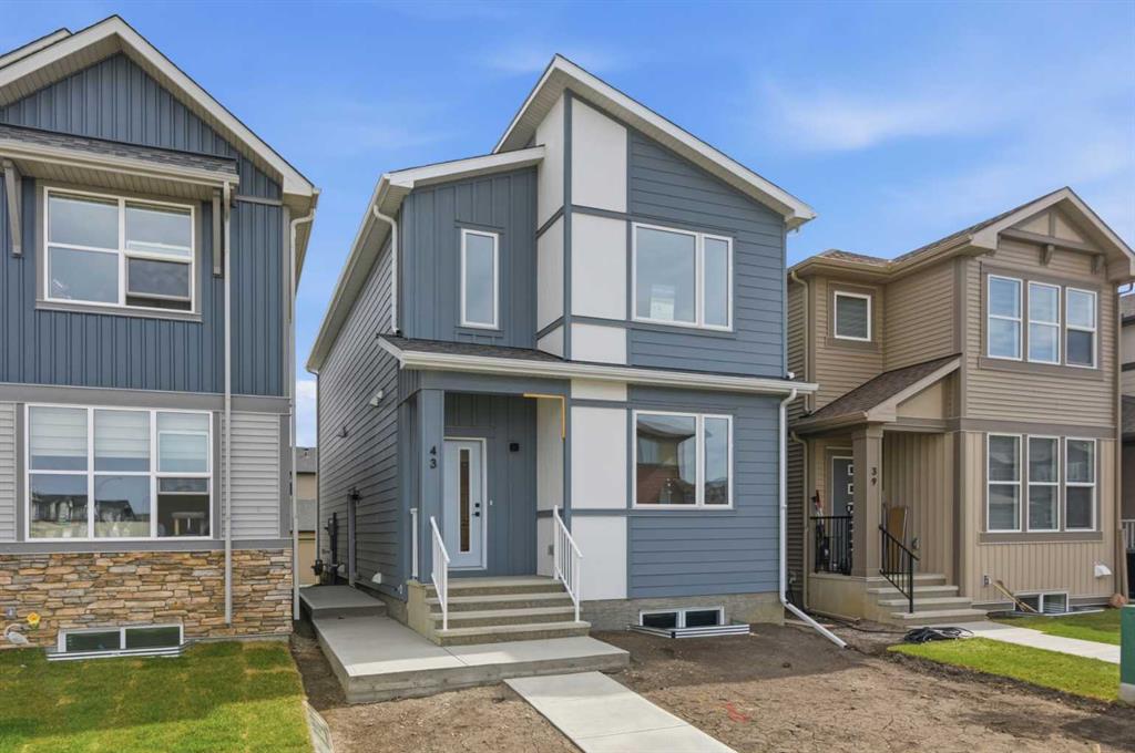 43 Belvedere Crescent SE photo 2