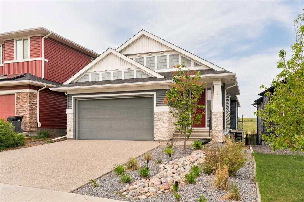 123 Crestridge Hill SW photo 2