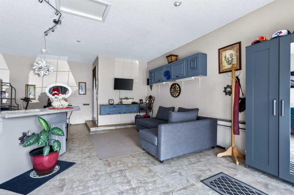 159 Fresno Place NE photo 5