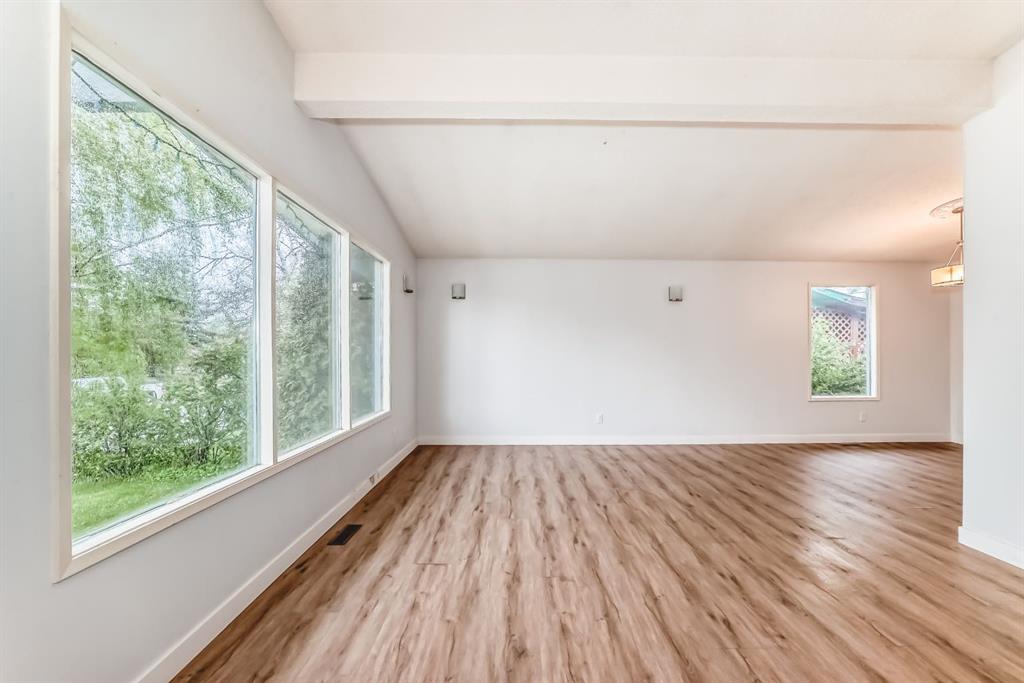 544 Penworth Way SE photo 4