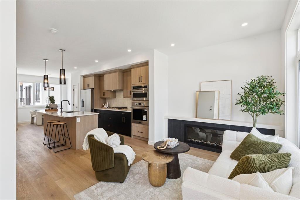 3103 42 Street SW photo 4
