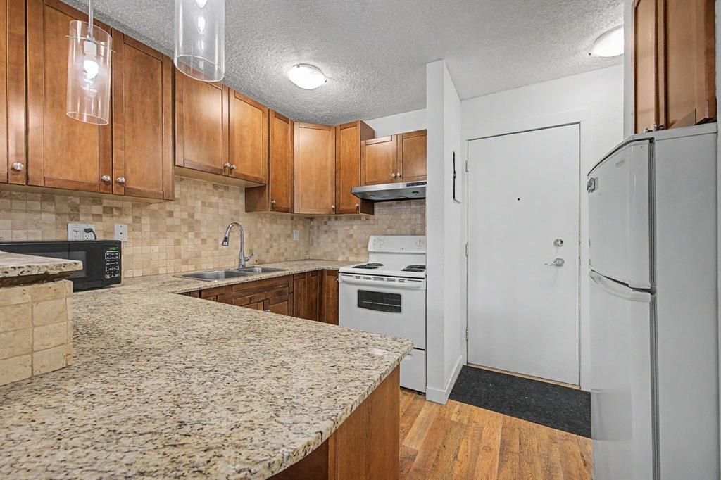 2130 17 Street SW #207 photo 2