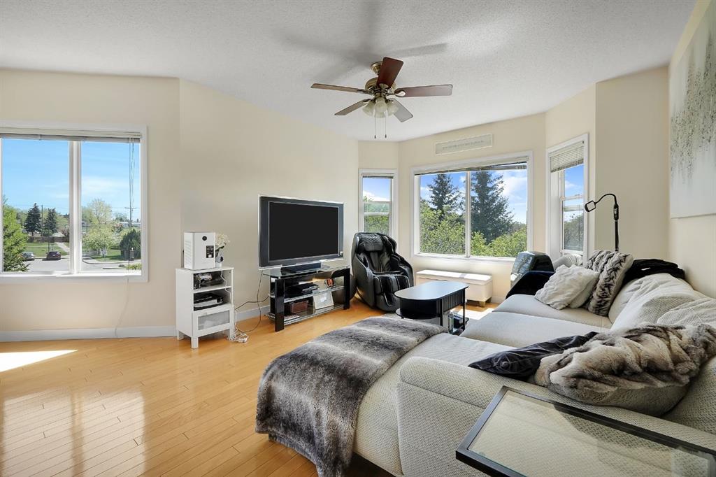 1920 14 Avenue NE #227 photo 2