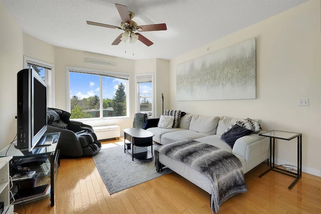 1920 14 Avenue NE #227 photo 3