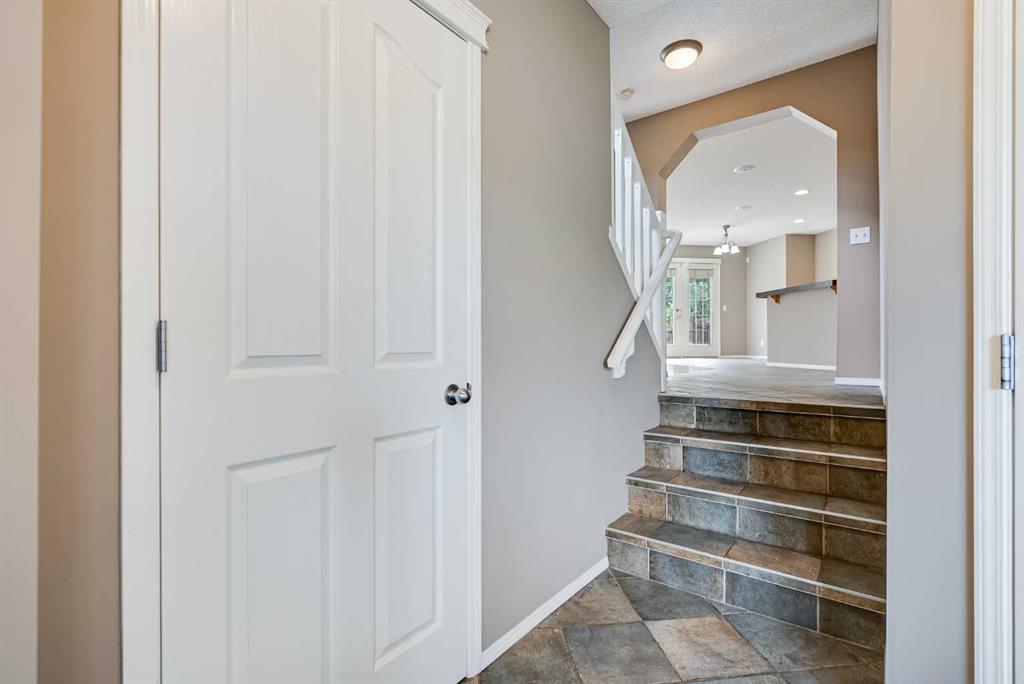 34 Kincora Drive NW photo 4