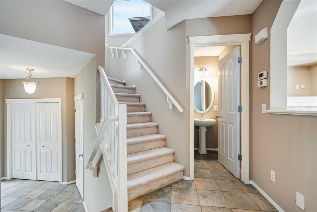 34 Kincora Drive NW photo 5