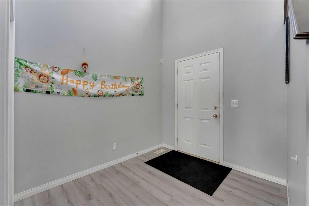 153 Saddlemead Road NE photo 3