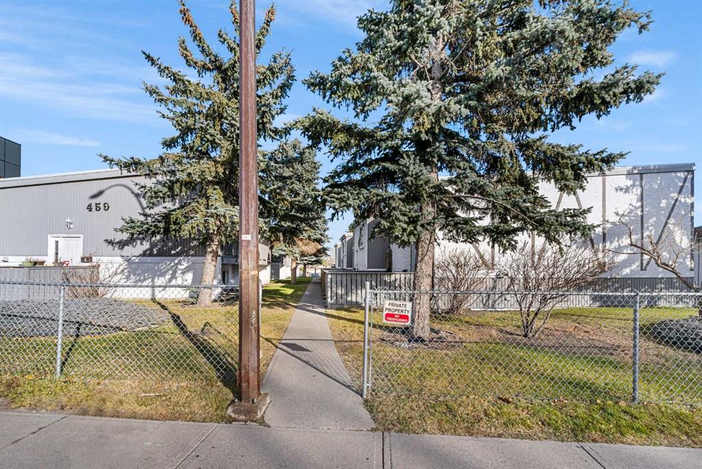 455 Huntsville Crescent NW #1 photo 5