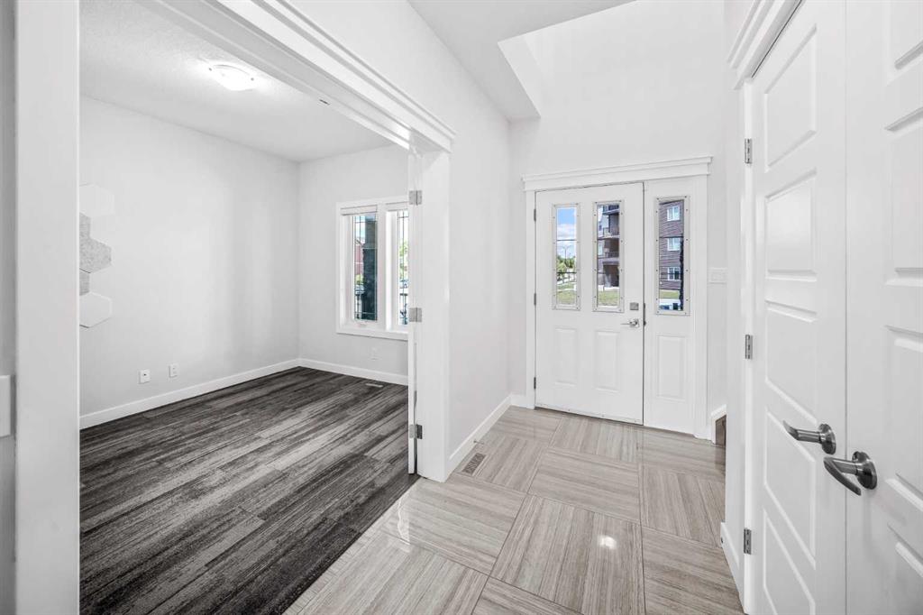 858 Evanston Drive NW photo 4